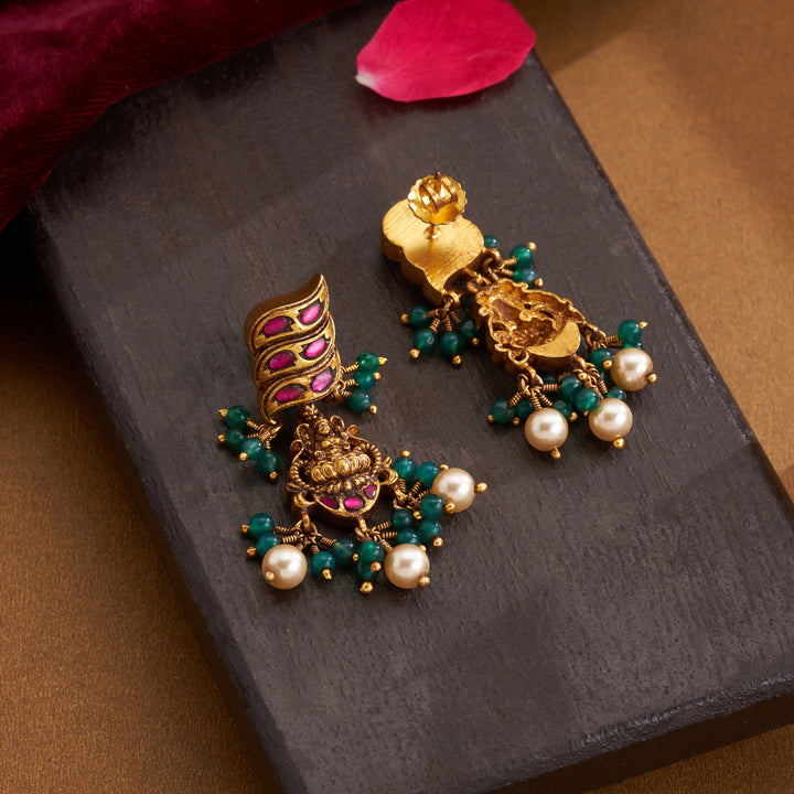 Kamala Priya Danglers