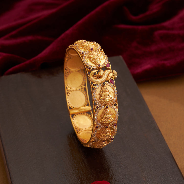 Kuberika Bangles