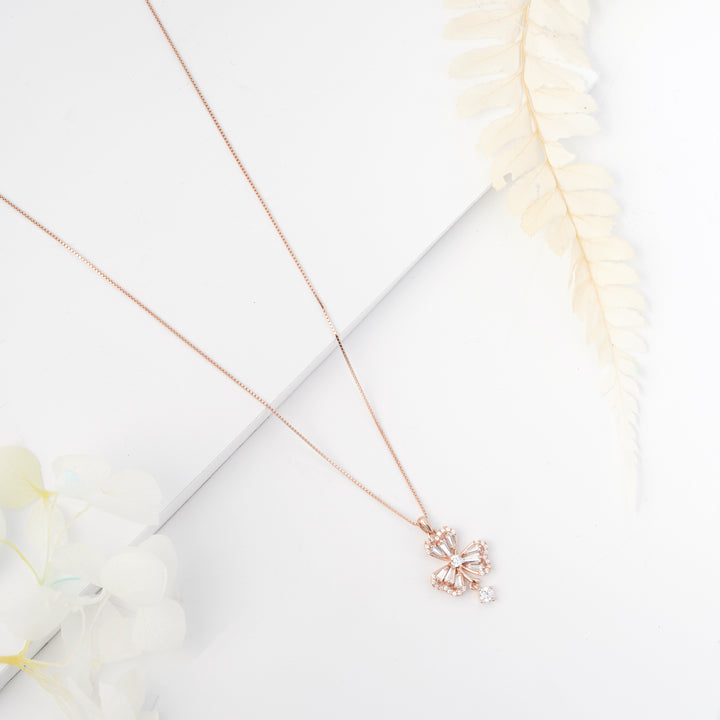 Rosivra Chain Pendant