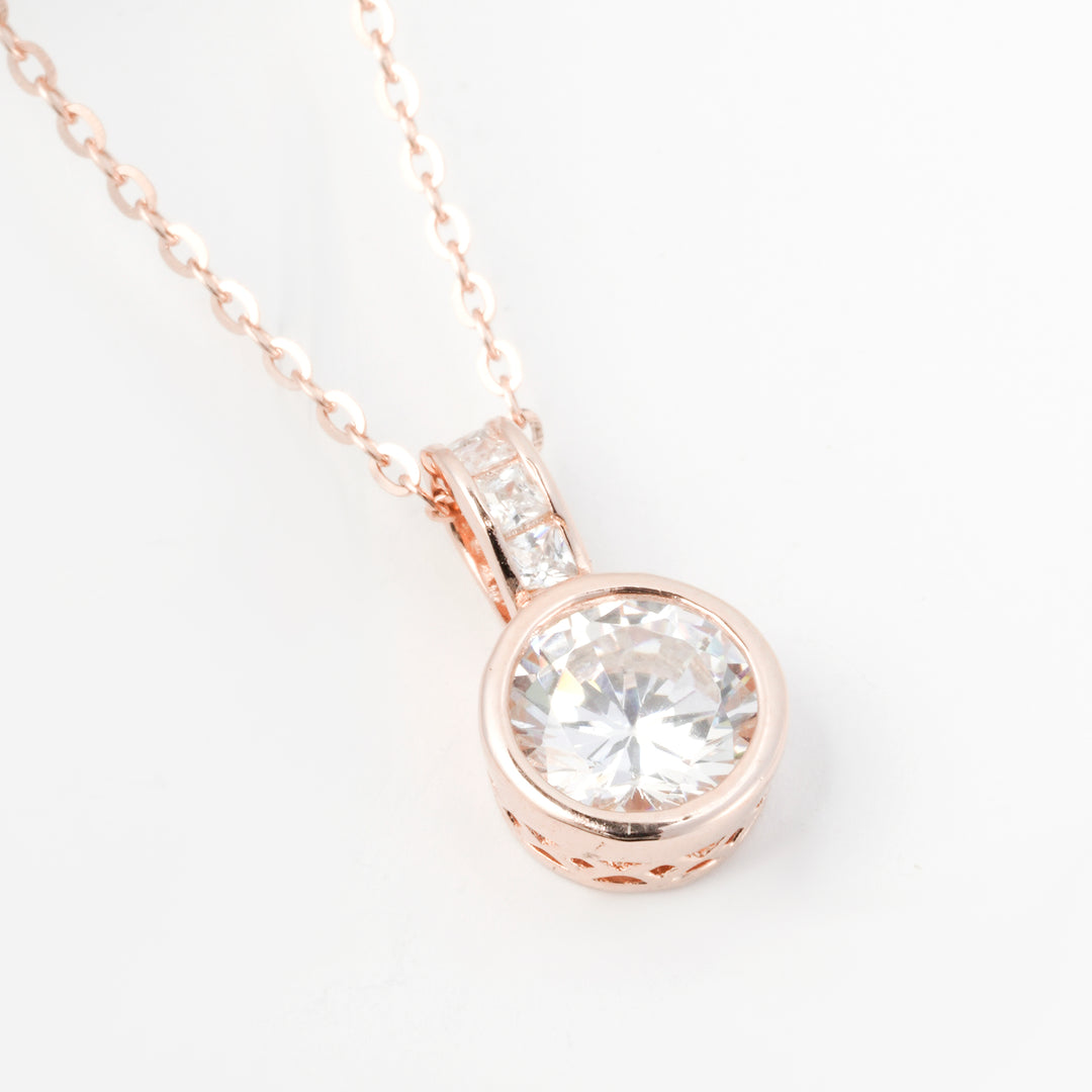 Shynora Chain Pendant