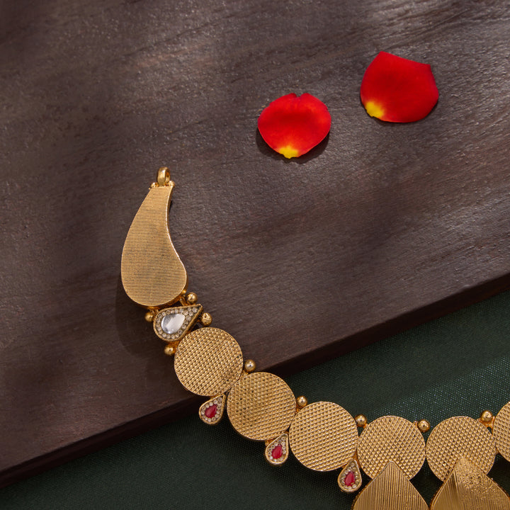 Pearika Necklace Set