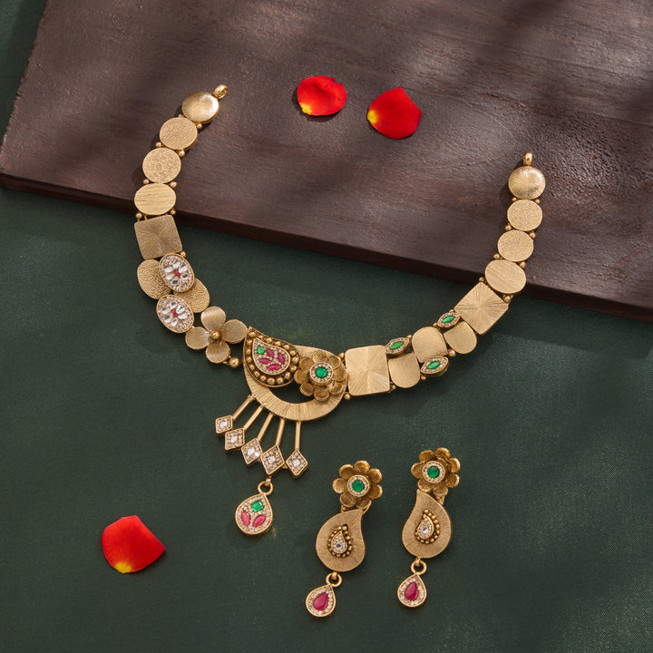 Manorama Necklace Set