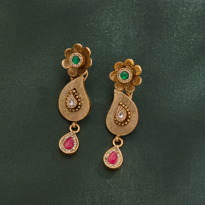 Manorama Necklace Set