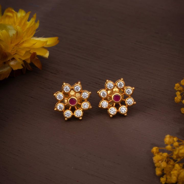 Lilynor Stud Earrings