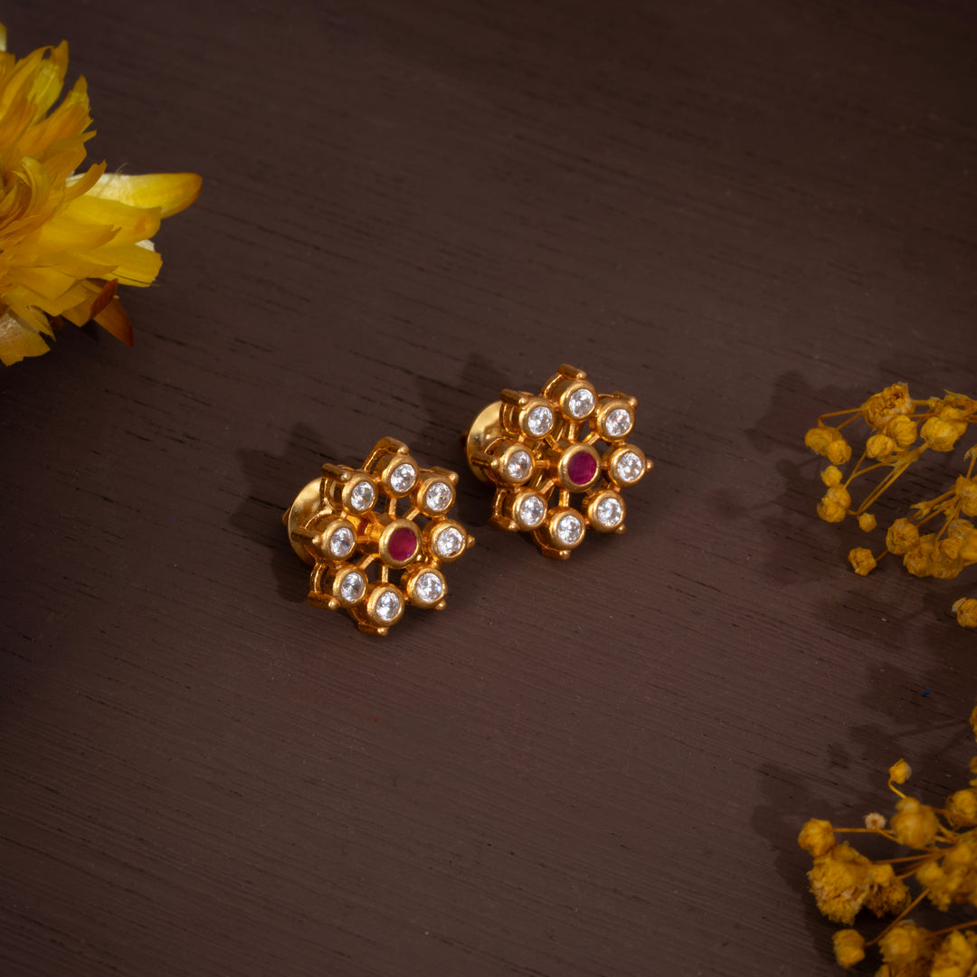 Lilynor Stud Earrings