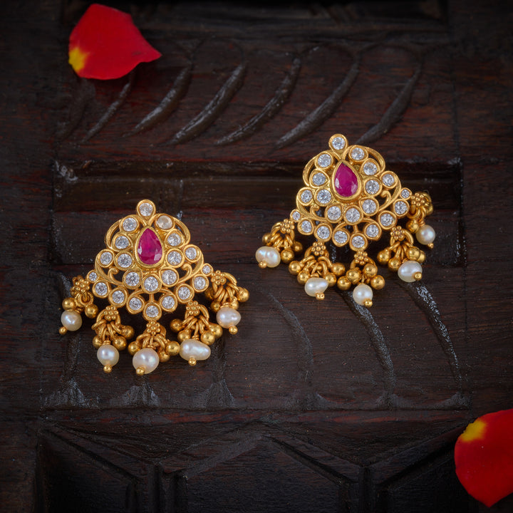 Pearlora Chand Studs