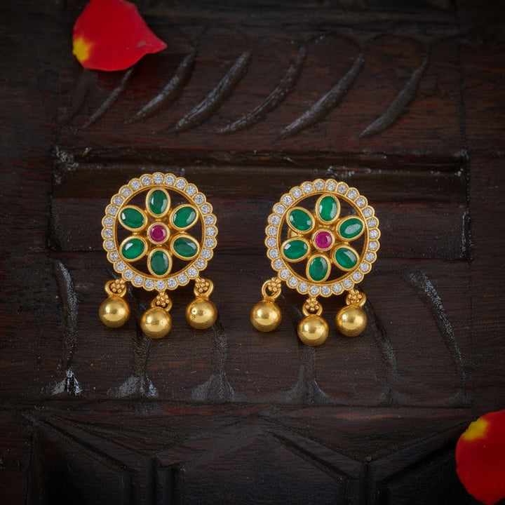 Yashika Ratnavali Studs