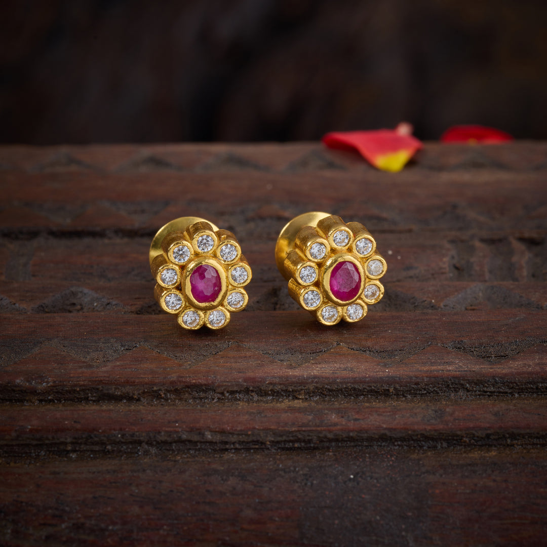 Ovallura Studs