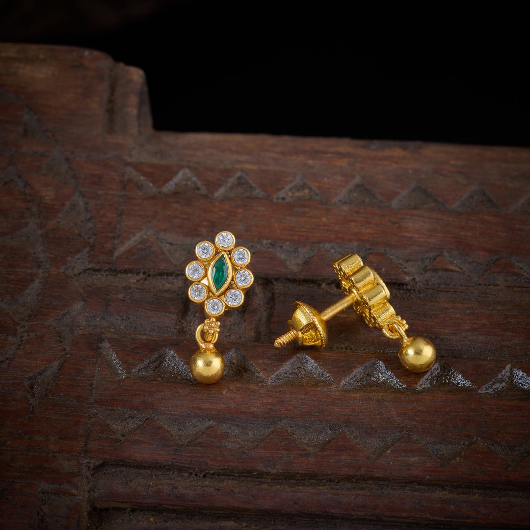 Gaurangi Phool Studs