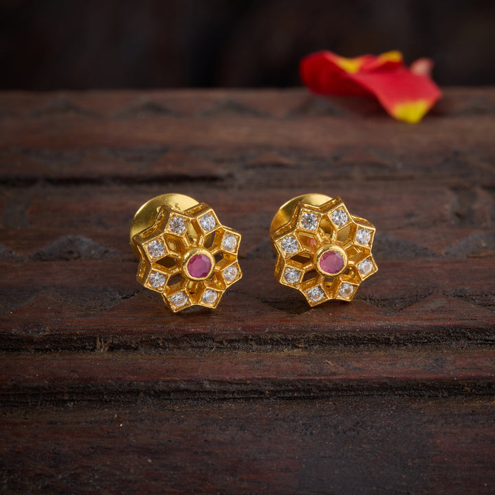 Svarnamani Studs