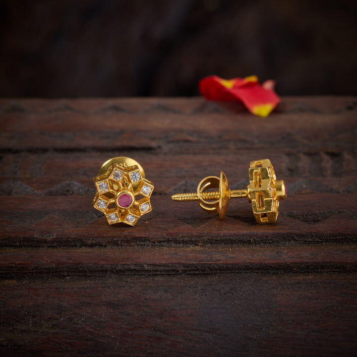Svarnamani Studs