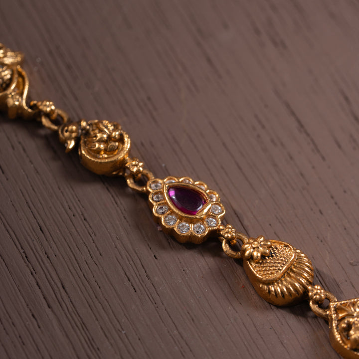 Vishweshwari Short Necklace