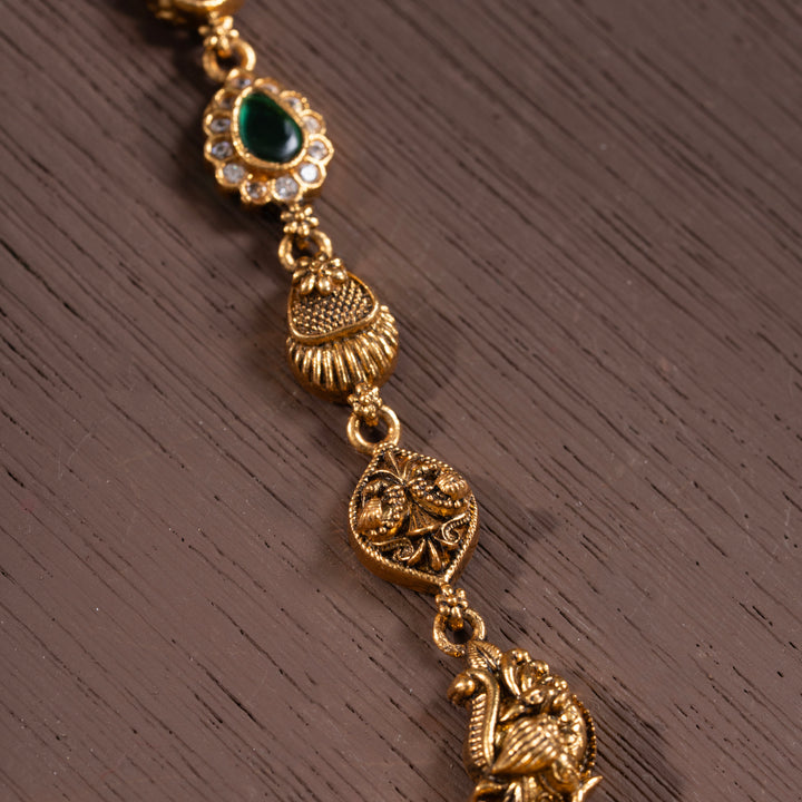 Vishweshwari Short Necklace