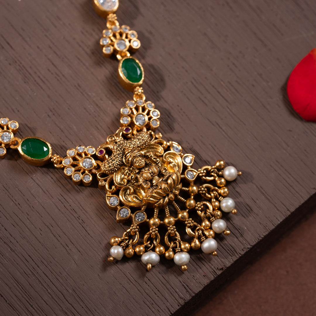Navamani Vishnu-Patni Short Necklace