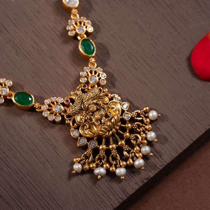 Navamani Vishnu-Patni Short Necklace