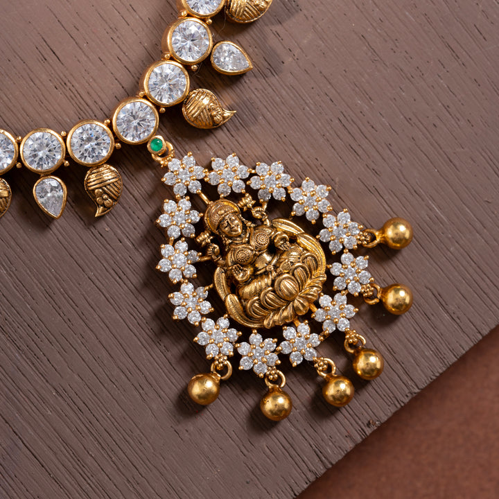 Lakshmi Phooldan Short Necklace