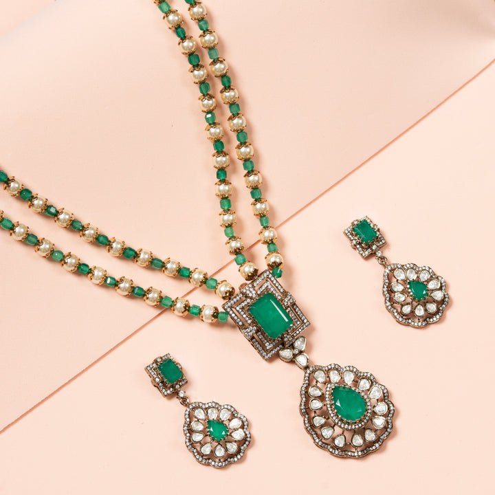 Emeraldora Strings Necklace Set