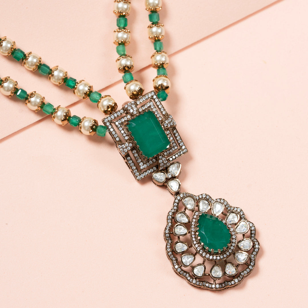 Emeraldora Strings Necklace Set