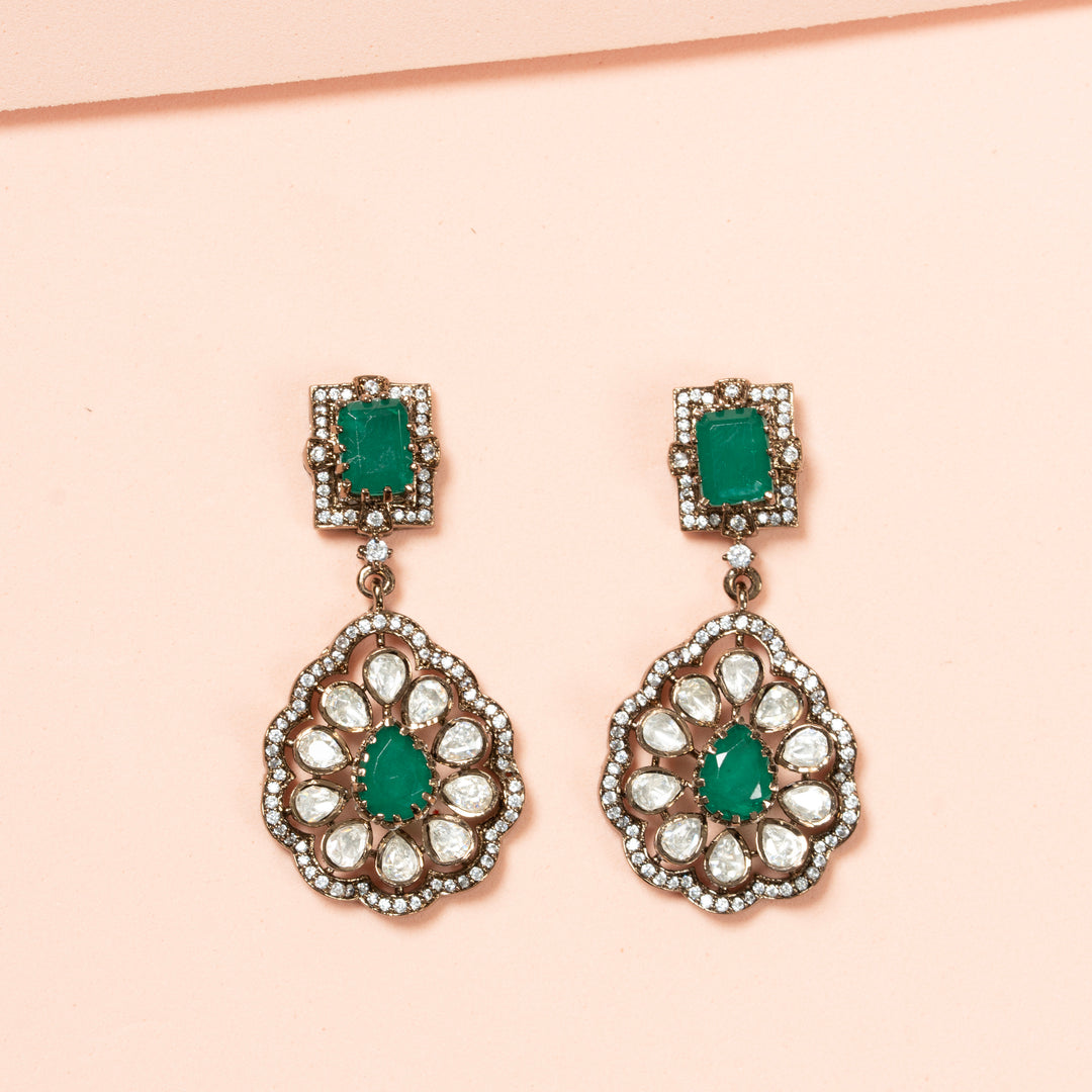 Emeraldora Strings Necklace Set