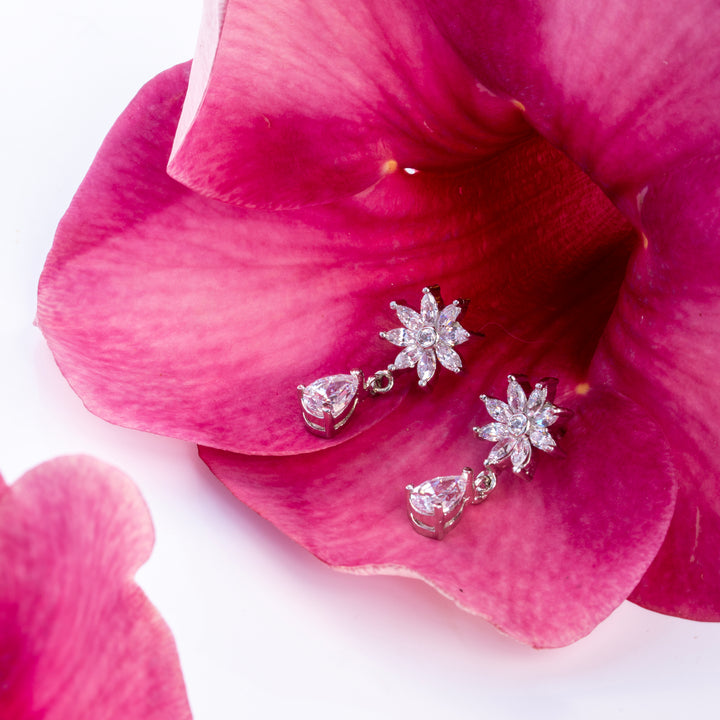 Noori Vale Dangling Earrings