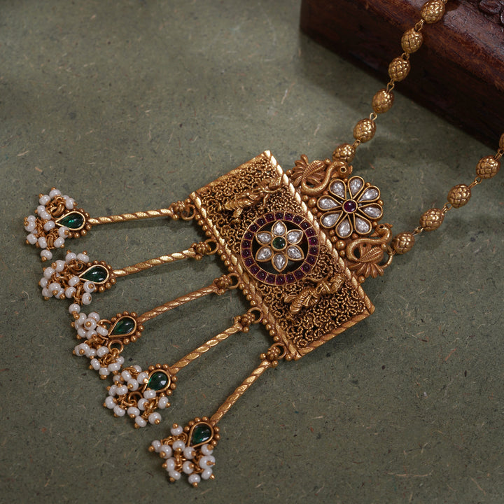 Kusumita Kalash Necklace Set