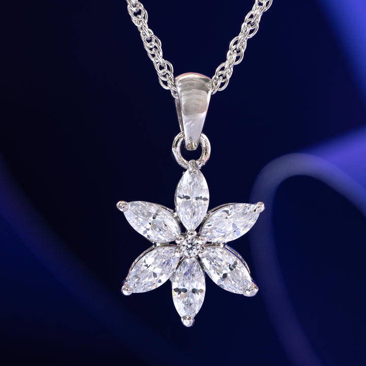 Chérie Blossom Chain Pendant
