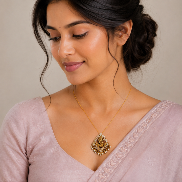 Ekdanta Elegant Pendant
