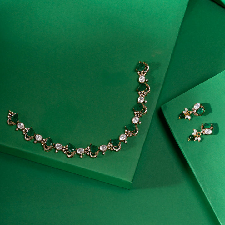 Lady Mirabel’s Gem Necklace Set