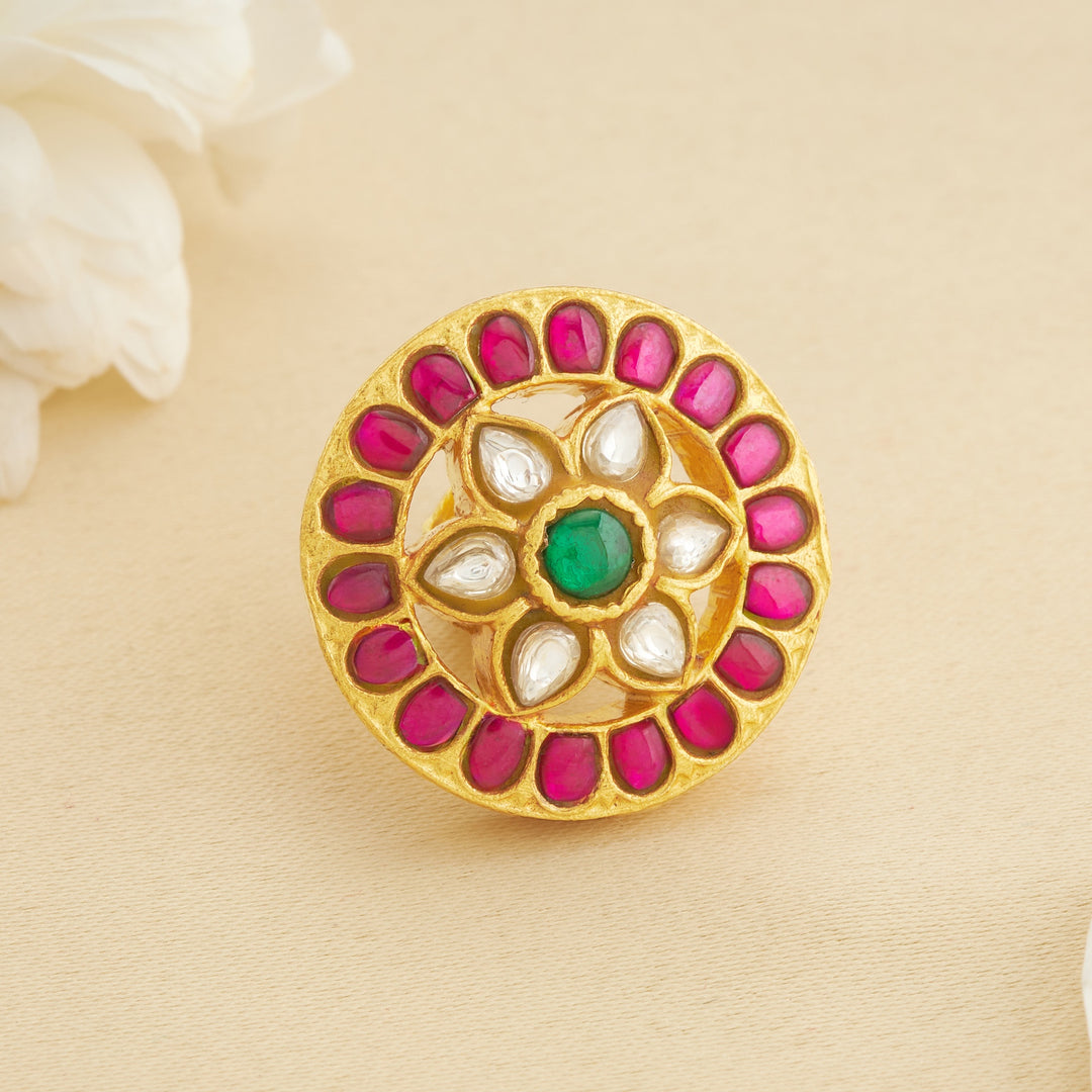 Kusumita Kundan Studs