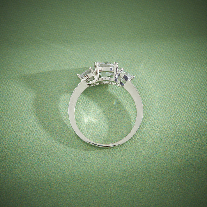 Avira Oval CZ Ring
