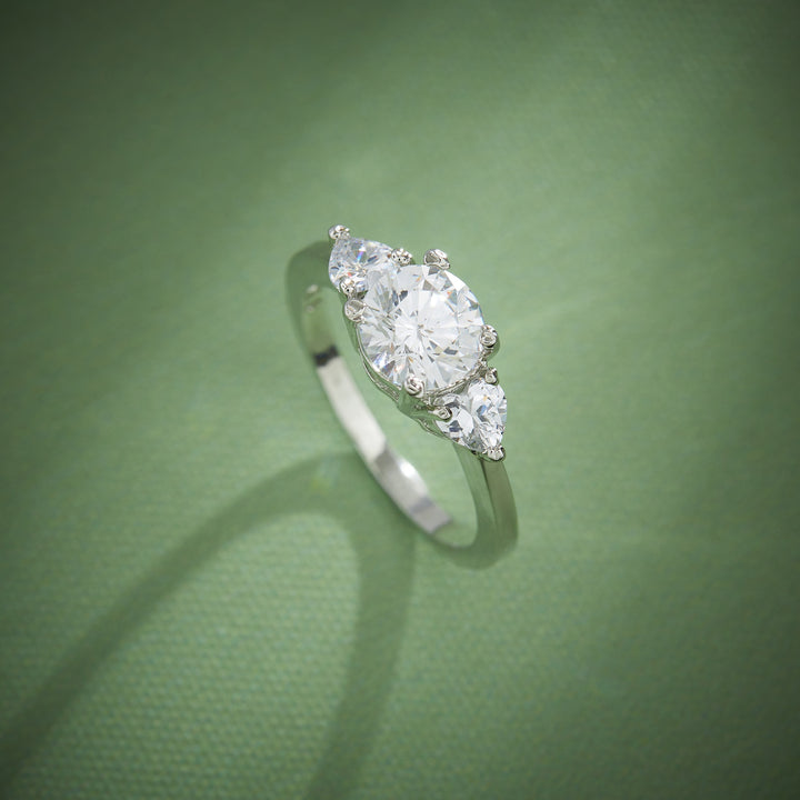 Avira Oval CZ Ring