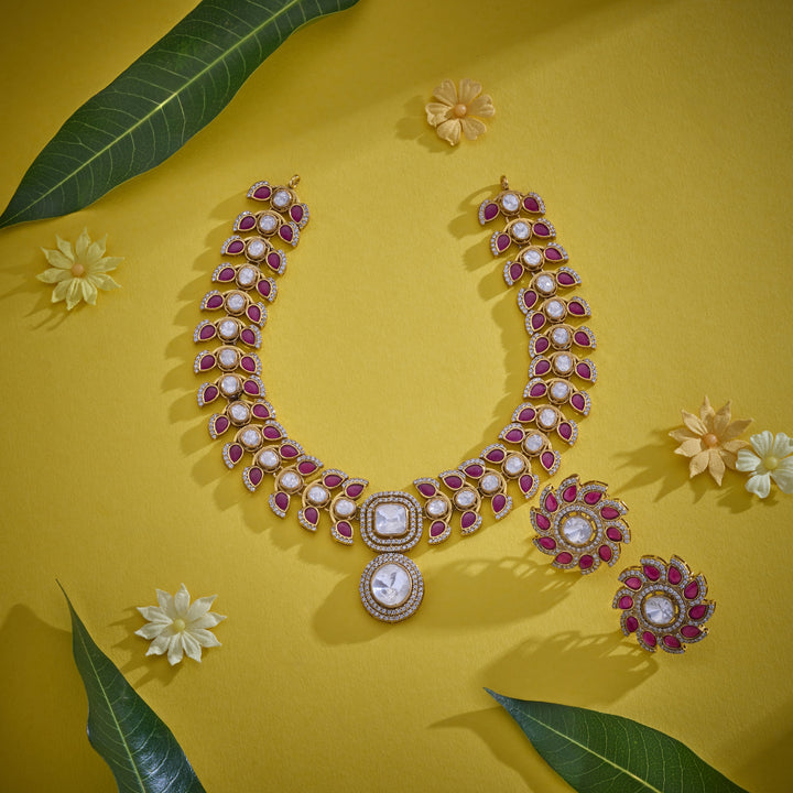 Pavira Victorain Necklace Set