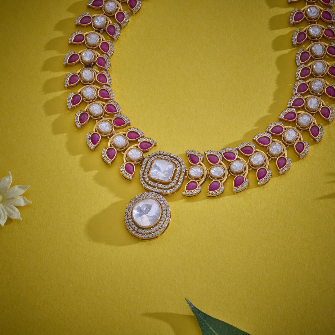 Pavira Victorain Necklace Set