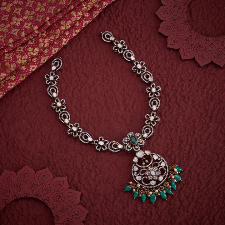 Moissence Vilasa Short Necklace