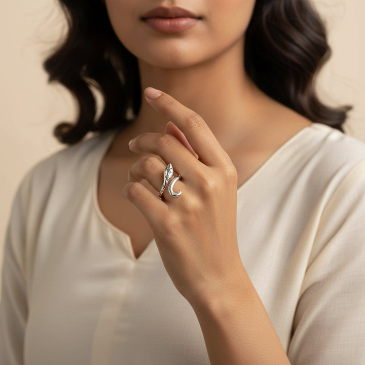 Serpent Twist Ring