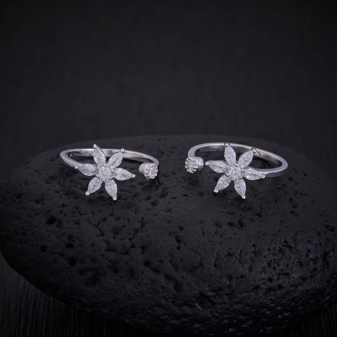 Floral Twinkle Toe Ring