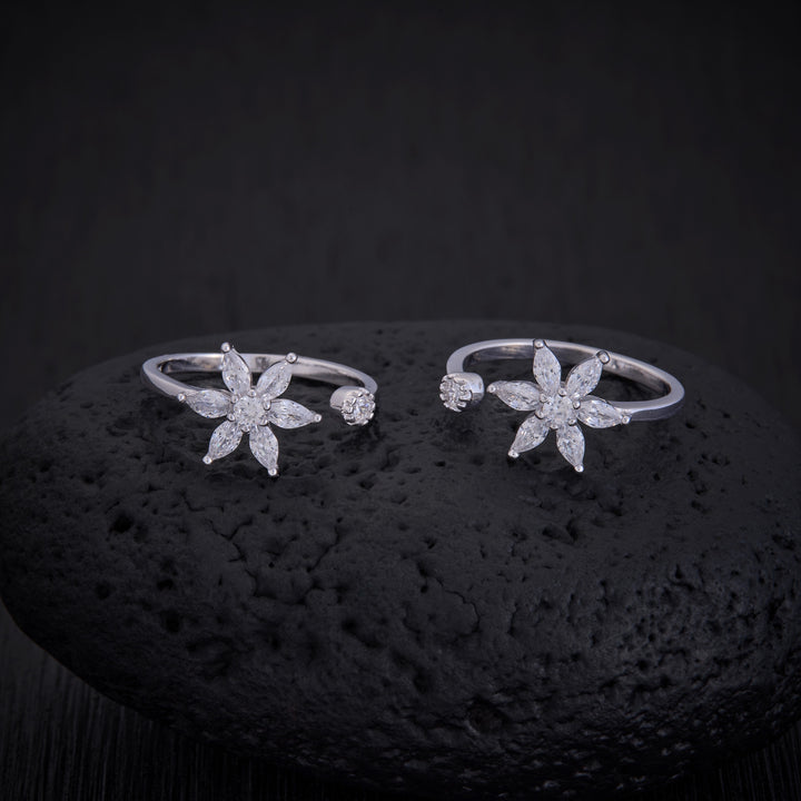 Floral Twinkle Toe Ring