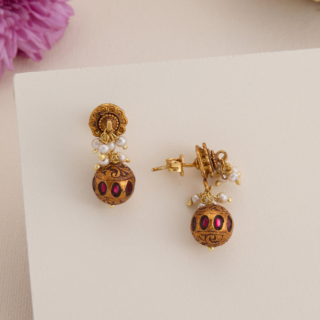 Moti`e Danglers