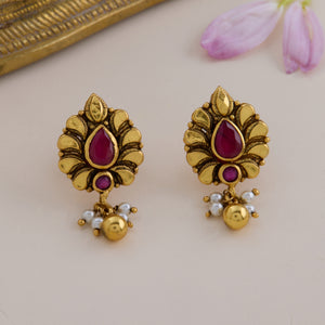 Silv-Pear Studs