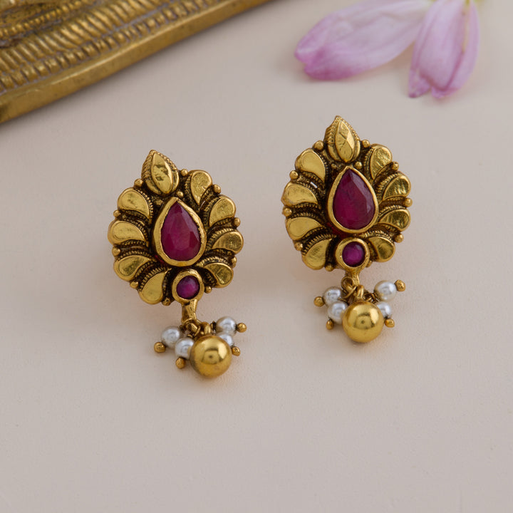 Silv-Pear Studs