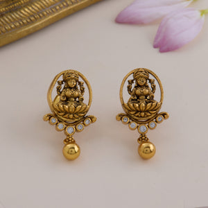 Sampati Studs