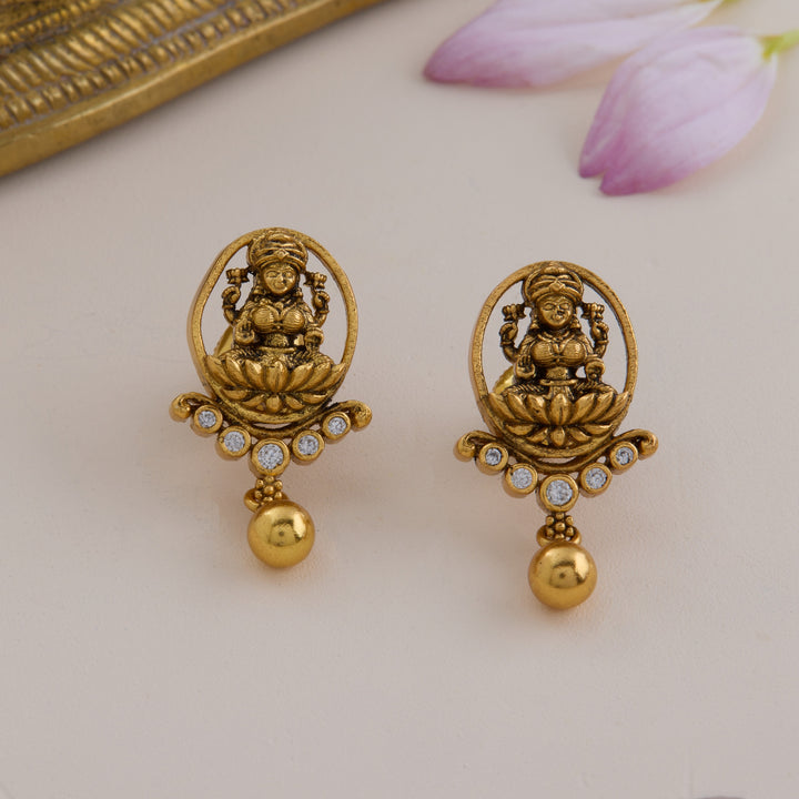 Sampati Studs