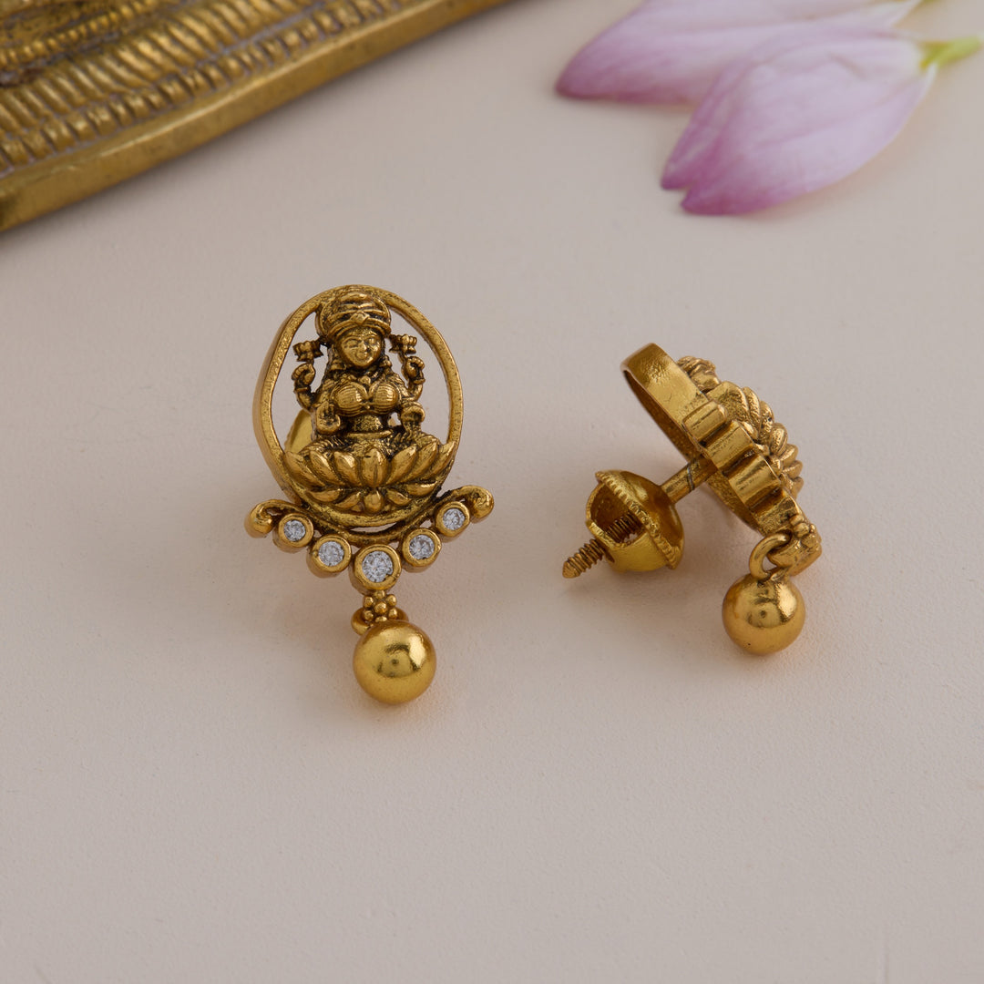 Sampati Studs