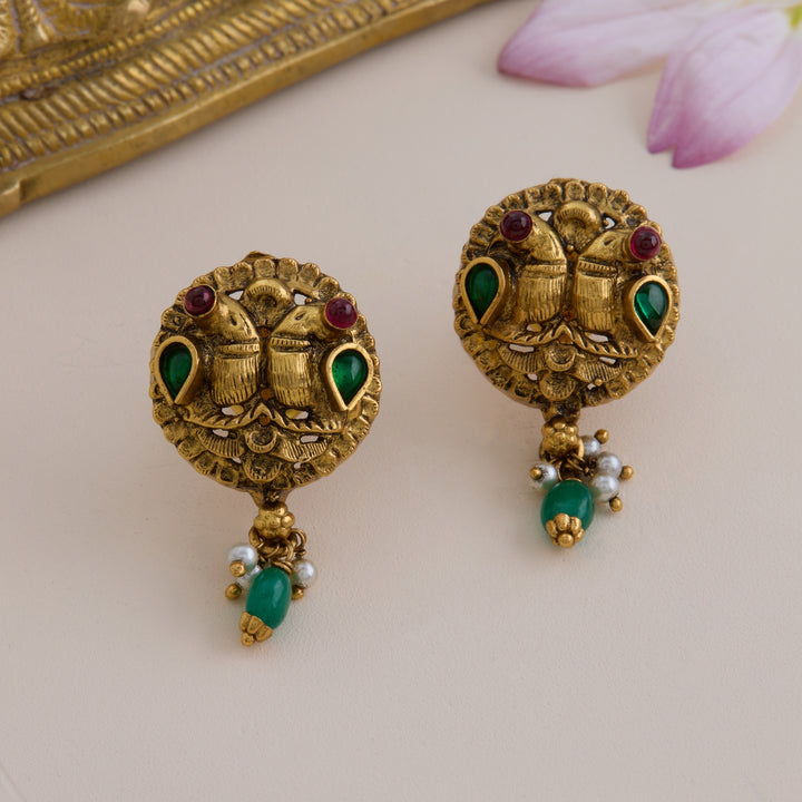 Neelika Sway Studs