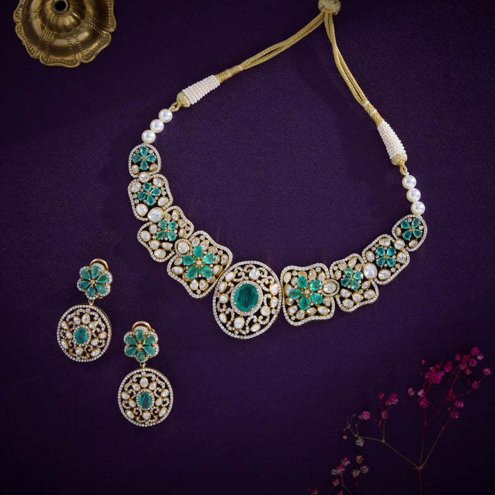 Ellovia Victorian Necklace Set