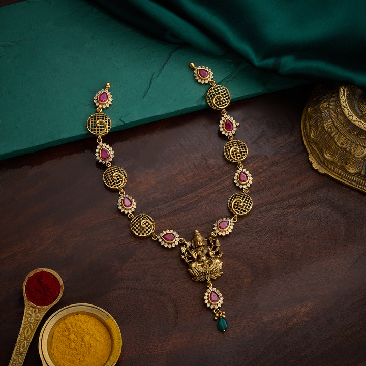 Queen of Navaratna Short Necklace