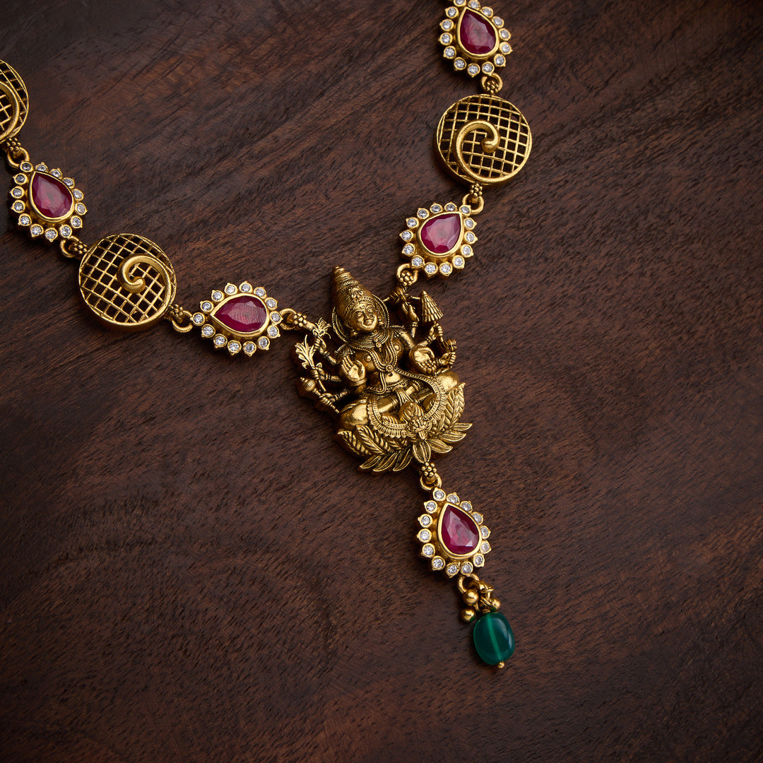 Queen of Navaratna Short Necklace