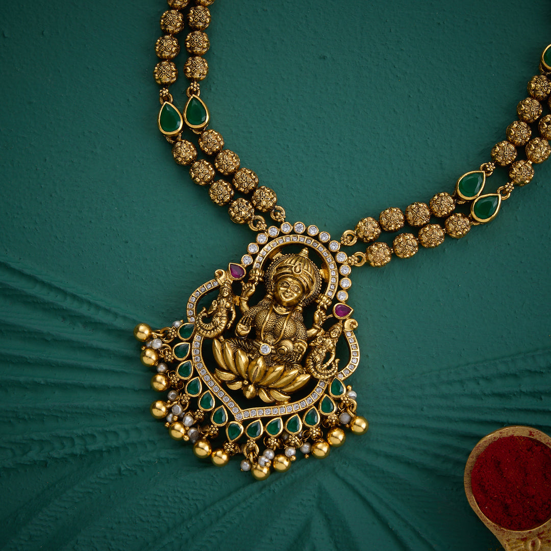 Dhanashree Short Necklace