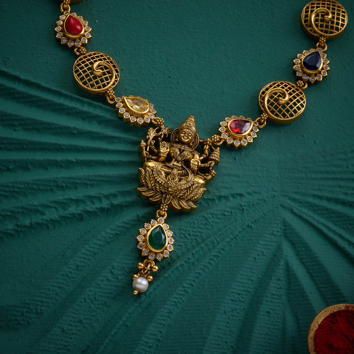 Queen of Navaratna Short Necklace