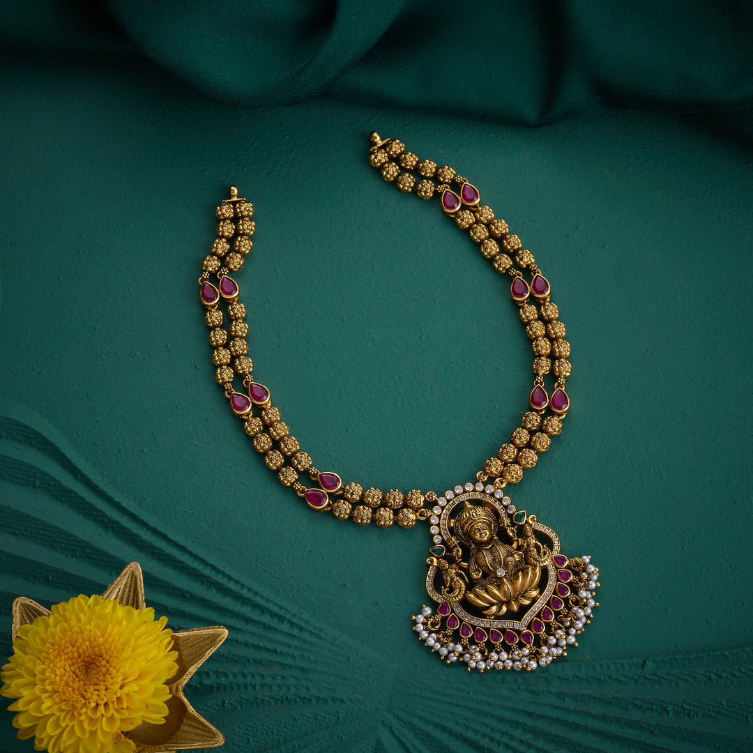 Dhanashree Short Necklace